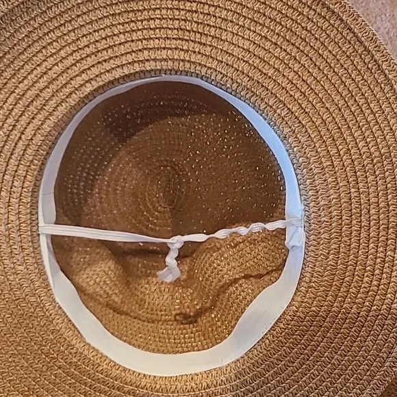 Stylish Straw Sun Hat with Black Band - Picture 2 of 7